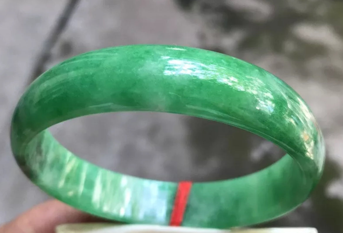 VINTAGE Large Jadeite Green Jade Bangle Size 62mm Emerald Green A464