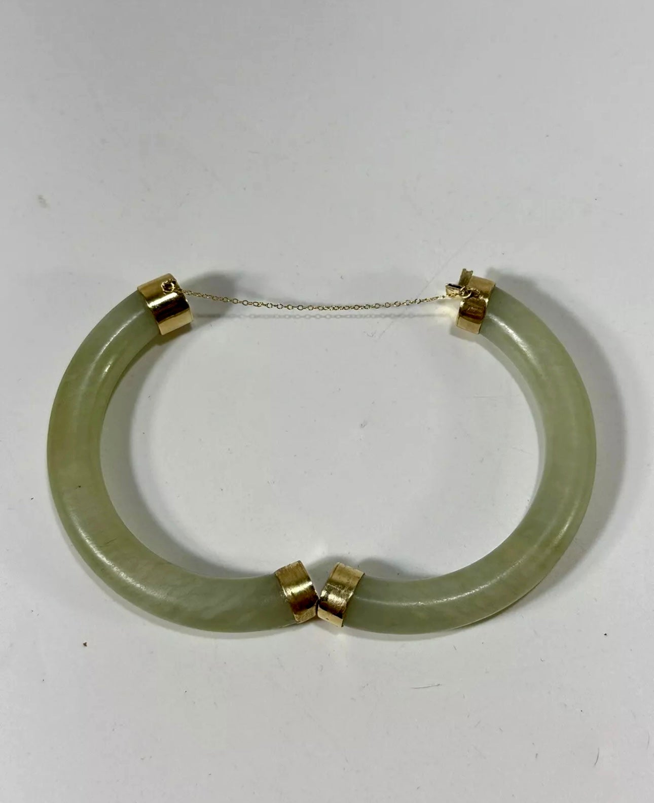 VINTAGE 14k Gold Hinged Jade Bangle w/ Safety Chain