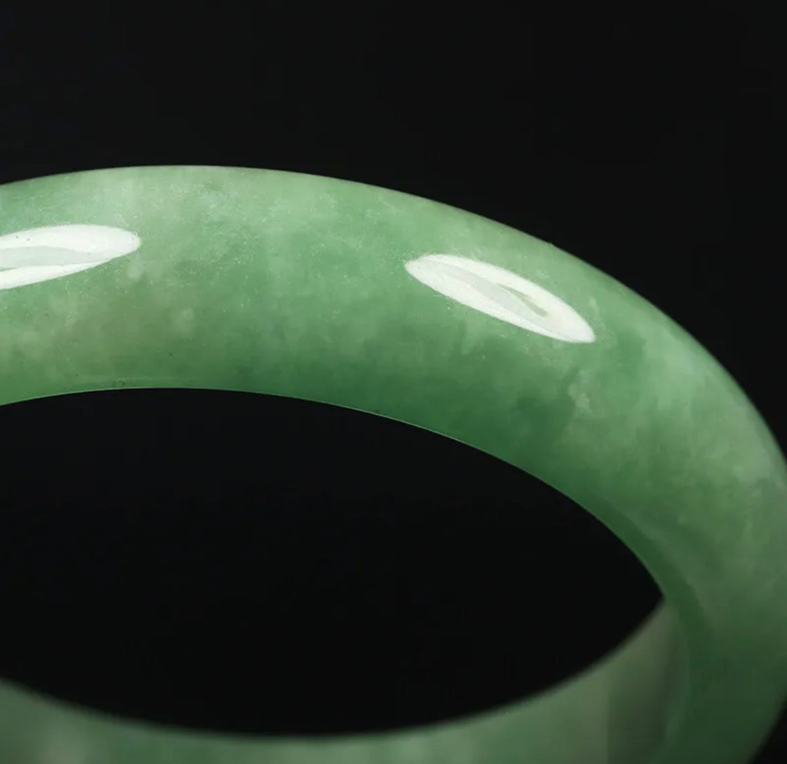 VINTAGE Large Jadeite Green Jade Bangle Size 60mm J743