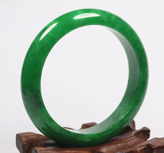 VINTAGE Medium Jadeite Green Jade Bangle Size 58mm M119