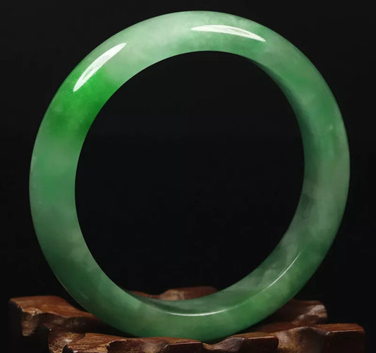 VINTAGE Medium Jadeite Green Jade Bangle Size 59mm O629 - Pop Green!