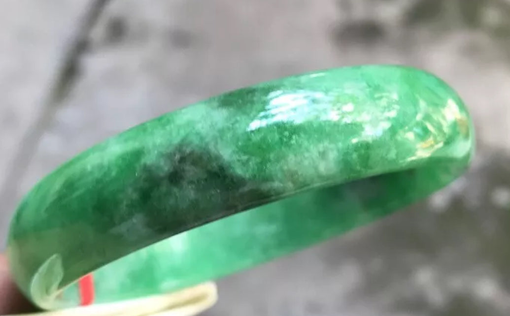 VINTAGE Large Jadeite Green Jade Bangle Size 62mm Emerald Green A464