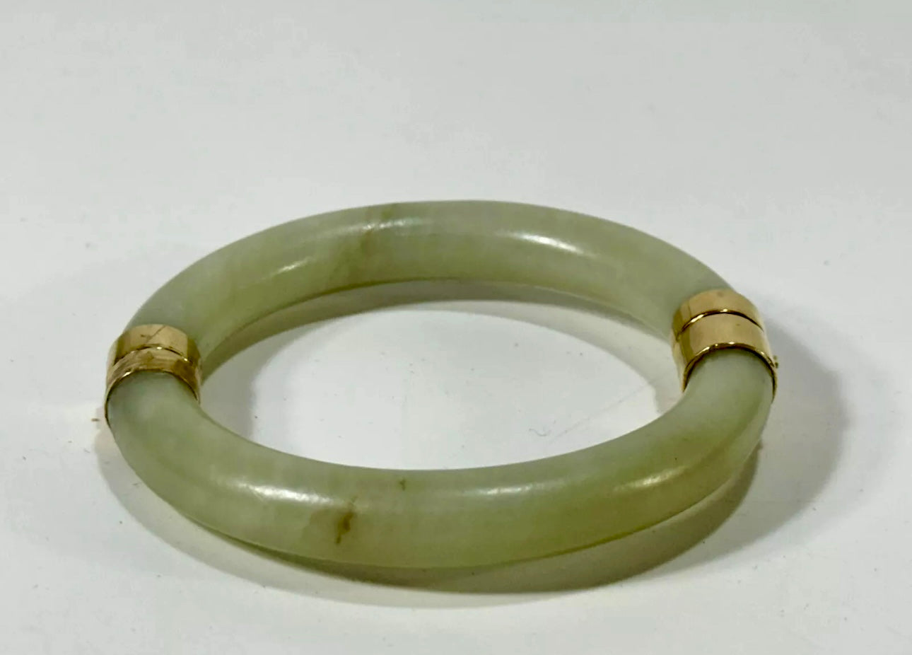 VINTAGE 14k Gold Hinged Jade Bangle w/ Safety Chain