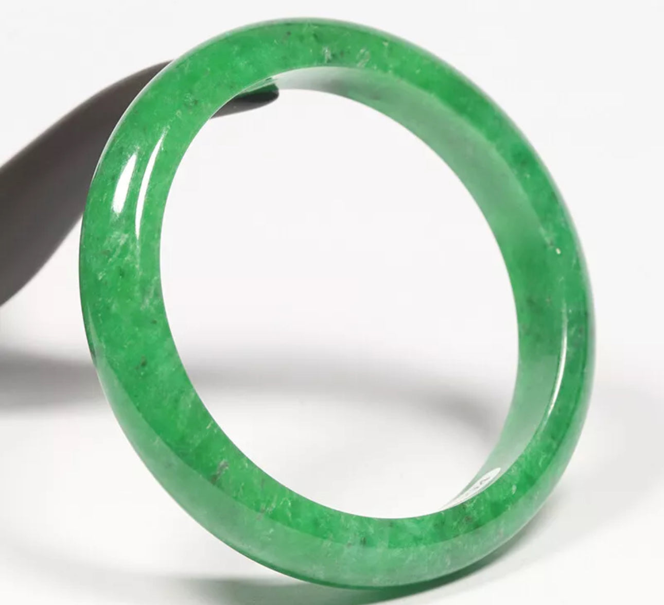 VINTAGE Medium Jadeite Green Jade Bangle Size 58mm Bright Apple Green! N241