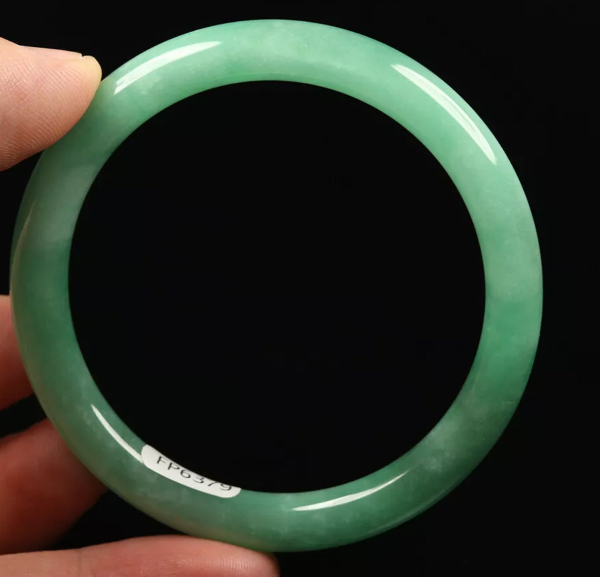 VINTAGE Medium Jadeite Green Jade Bangle Size 58mm Round Princess Cut Size Apple Green Jade! D379 - JazzyJewelbyAmina 