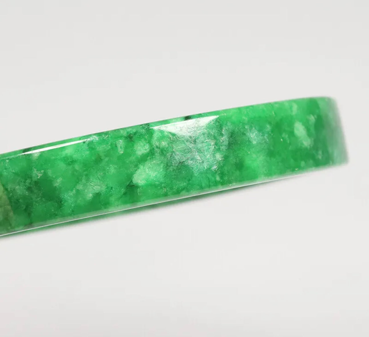 VINTAGE XXL Jadeite Green Jade Bangle Size 67mm   Chunky Square Cut A925