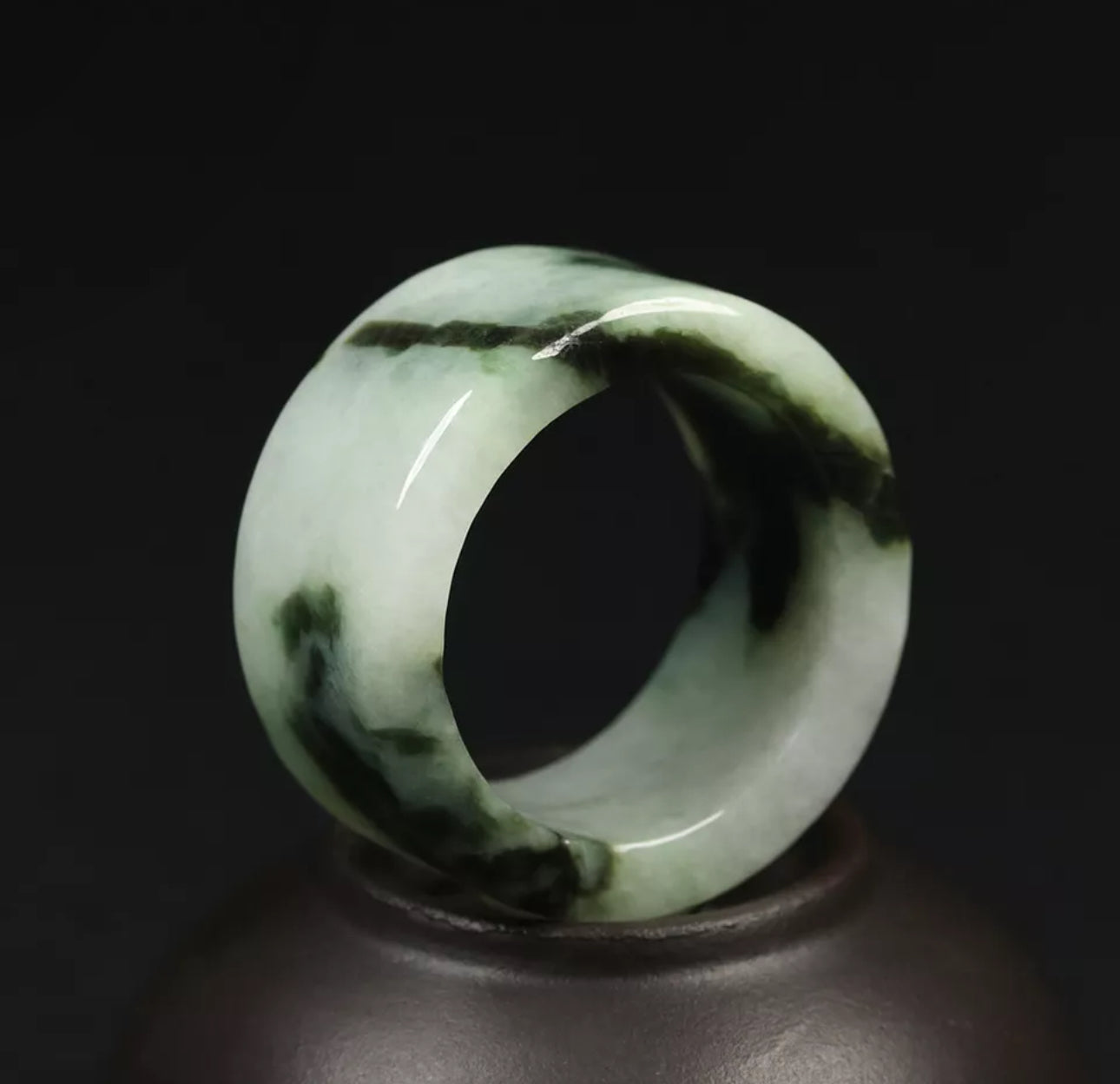 VINTAGE Large Jadeite Green Jade Thumb Ring - Marble Jade Hues Size 11.5 U396 - JazzyJewelbyAmina 