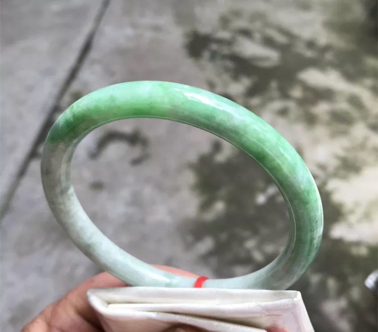 VINTAGE XXL Jadeite Green Jade Bangle Size 66.7mm Round Princess Cut Unique Fine Jade! A106 - JazzyJewelbyAmina 