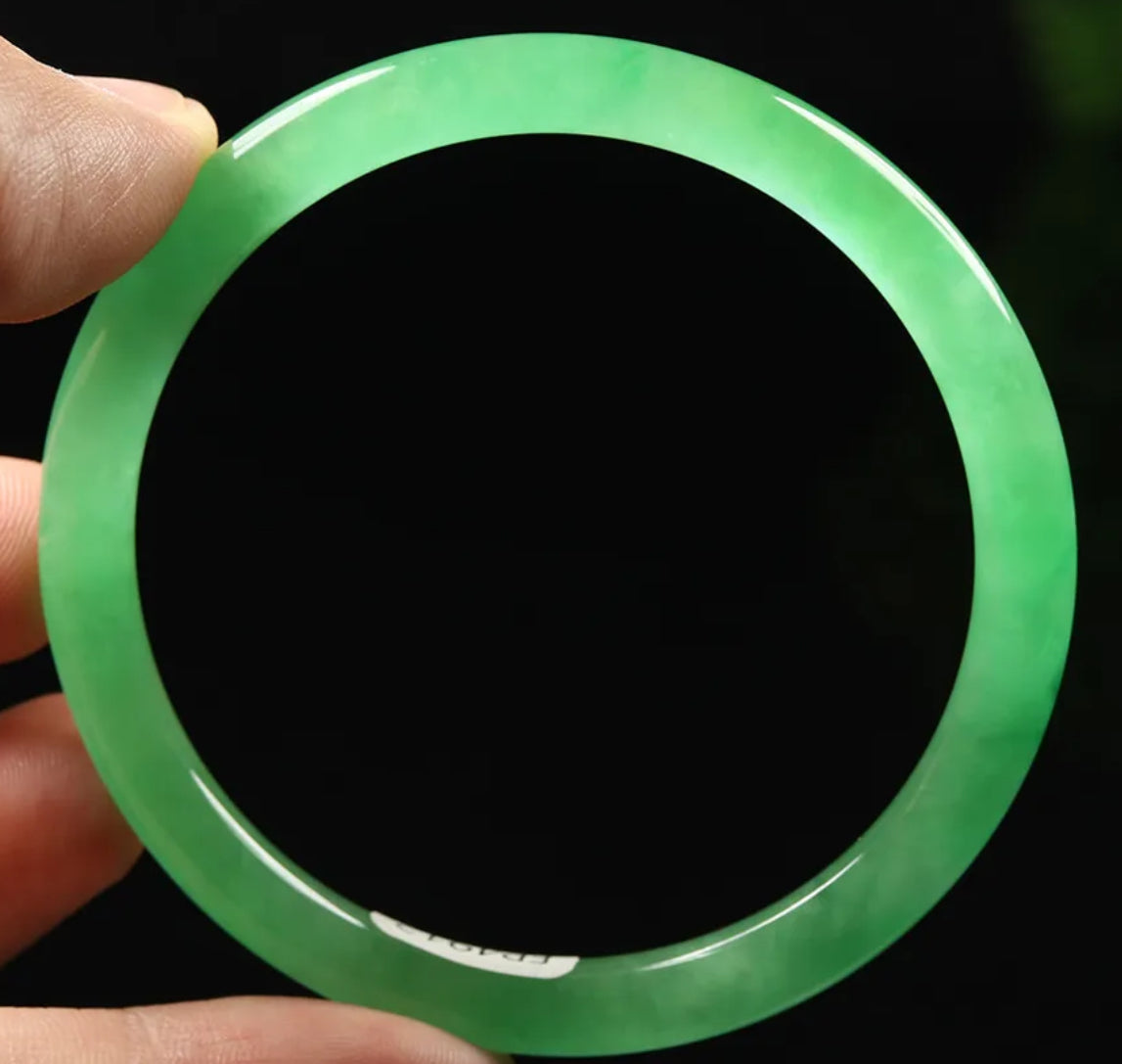 VINTAGE Medium Jadeite Green Jade Bangle Size 58mm Round Princess Cut - Imperial Green! Y877 - JazzyJewelbyAmina 