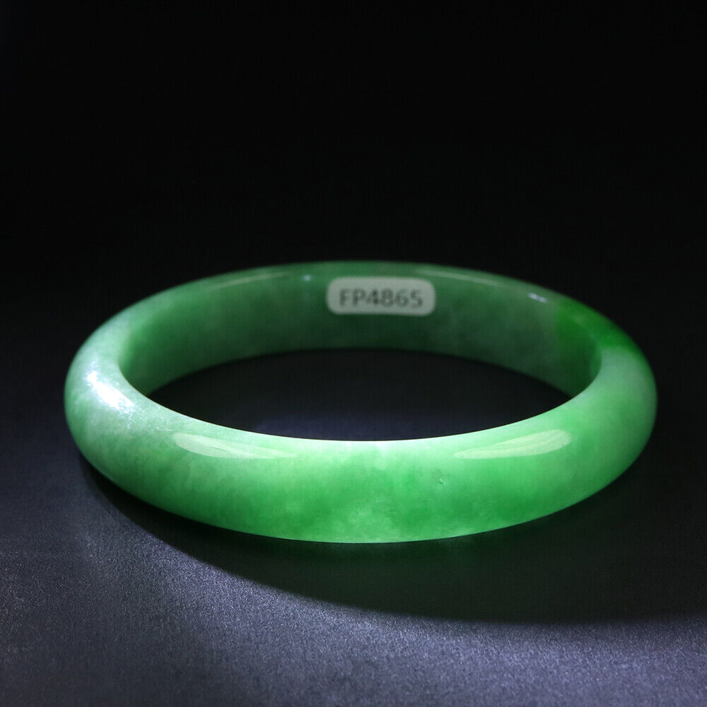 VINTAGE Large Jadeite Green Jade Bangle Size 60mm J783