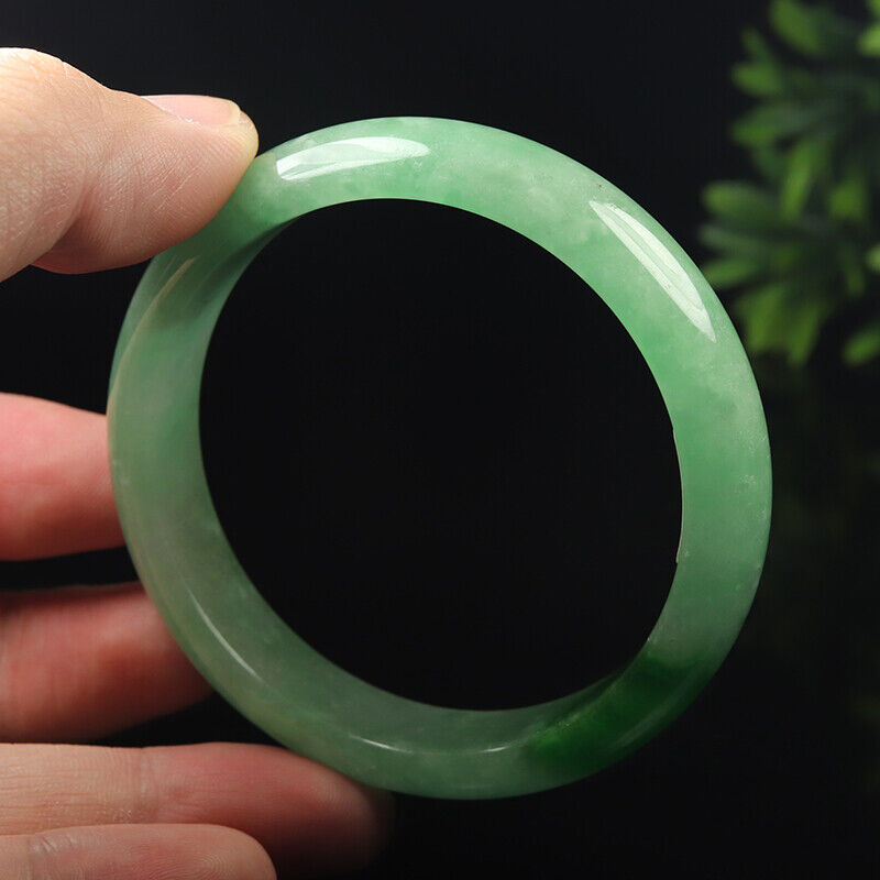 VINTAGE Medium Jadeite Green Jade Bangle Size 59mm D781