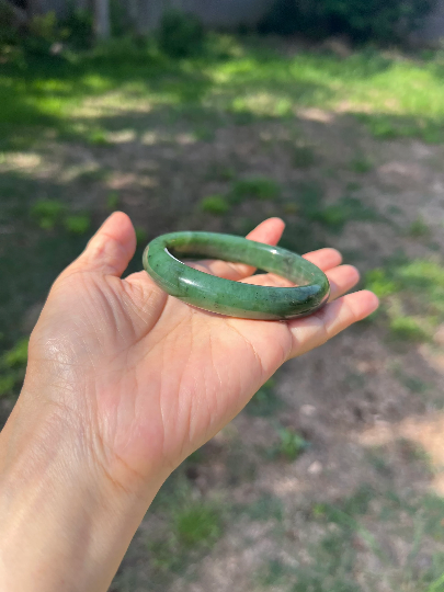 VINTAGE Large Nephrite Jade Bangle from Siberia, Spinach Green (Rare Piece) Size 60mm J112