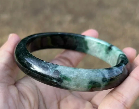 VINTAGE Medium Jadeite Green/Black Jade Bangle from Burma - Size 59.5mm M282 - JazzyJewelbyAmina 