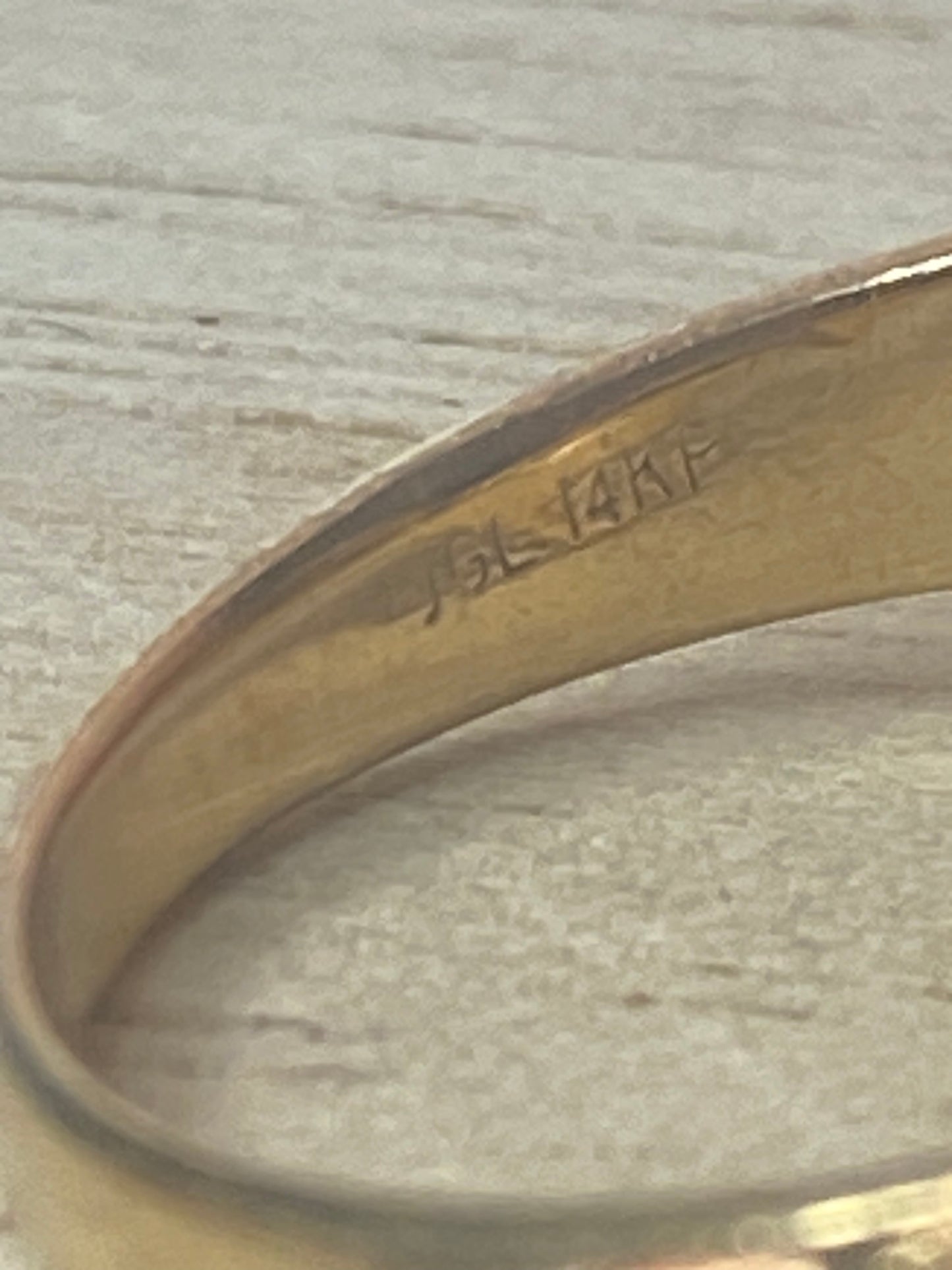 VINTAGE 14k Gold (marked) Diamond Horseshoe Nugget Ring Size 9