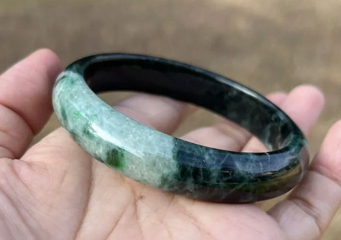 VINTAGE Medium Jadeite Green/Black Jade Bangle from Burma - Size 59.5mm M282 - JazzyJewelbyAmina 