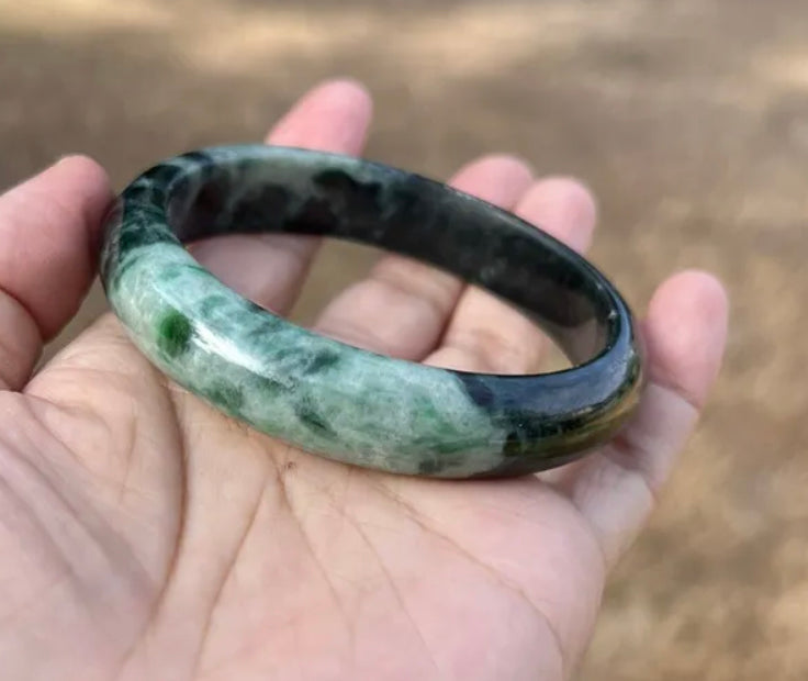 VINTAGE Medium Jadeite Green/Black Jade Bangle from Burma - Size 59.5mm M282 - JazzyJewelbyAmina 