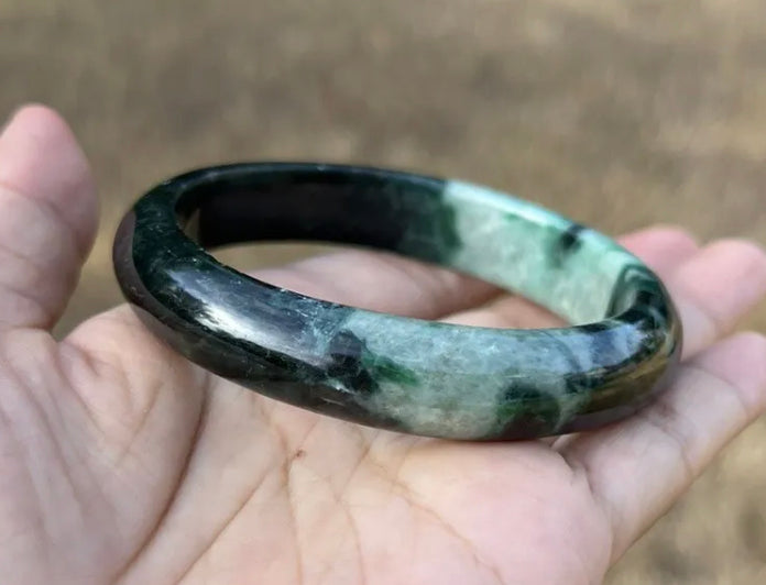 VINTAGE Medium Jadeite Green/Black Jade Bangle from Burma - Size 59.5mm M282 - JazzyJewelbyAmina 