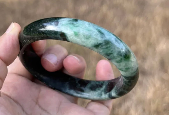 VINTAGE Medium Jadeite Green/Black Jade Bangle from Burma - Size 59.5mm M282 - JazzyJewelbyAmina 